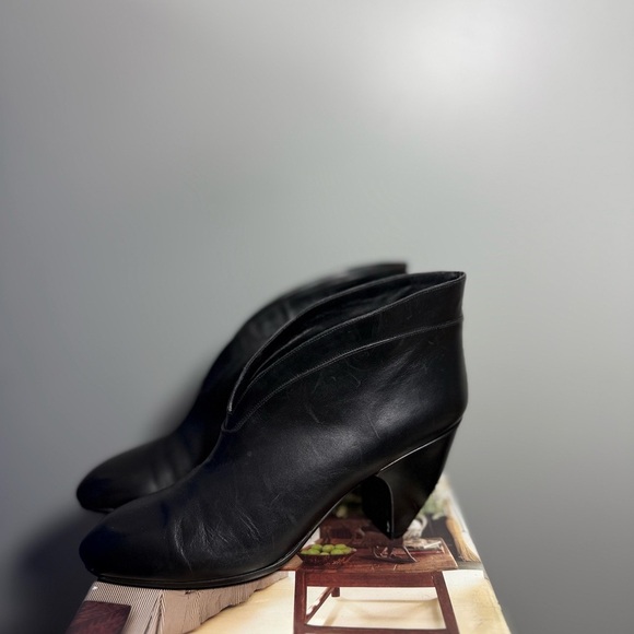 Marc Jacobs Black Heeled Leather Bootie’s - Picture 2 of 15